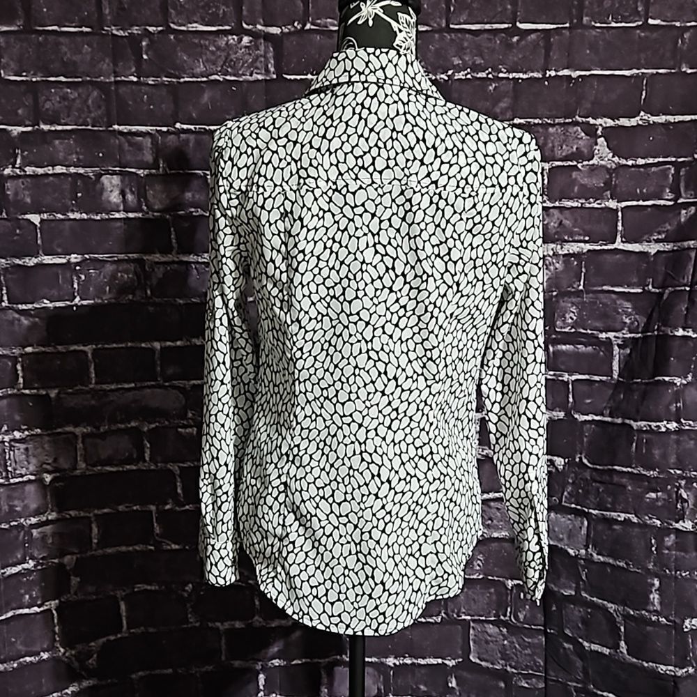 Michael Kors Black & White Abstract zip up Top CLEARANCE - Picture 7 of 13